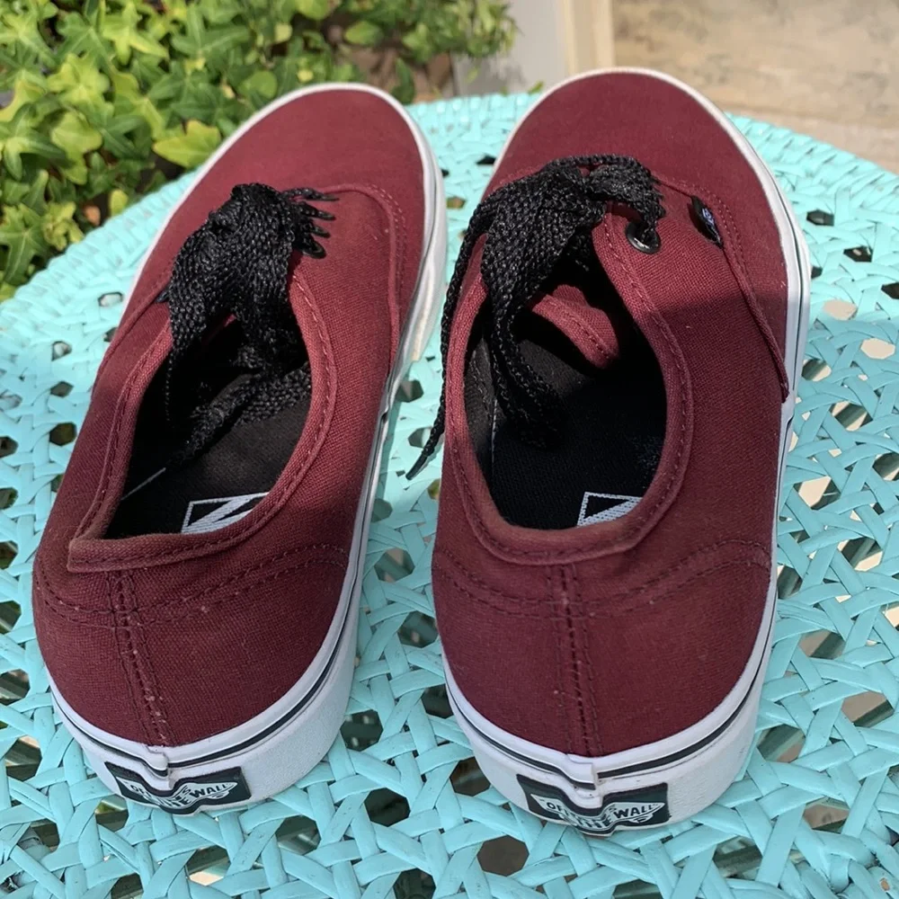 VANS SNEAKERS WOMENS 7 MENS 5.5